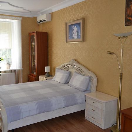 Executive Suite In The Centre Ternopil Exterior foto
