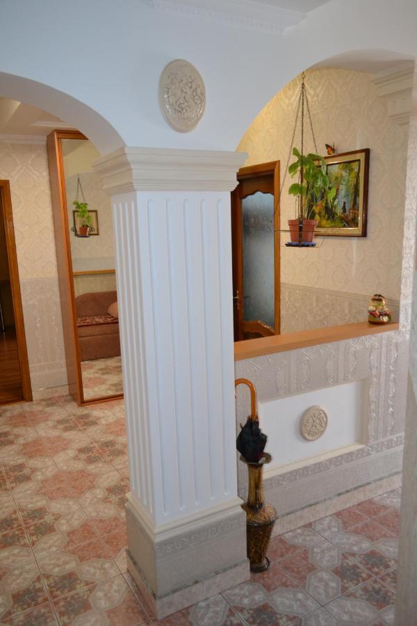 Executive Suite In The Centre Ternopil Exterior foto