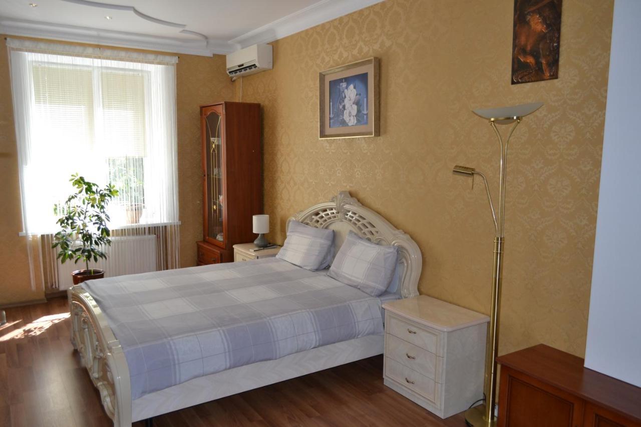 Executive Suite In The Centre Ternopil Exterior foto