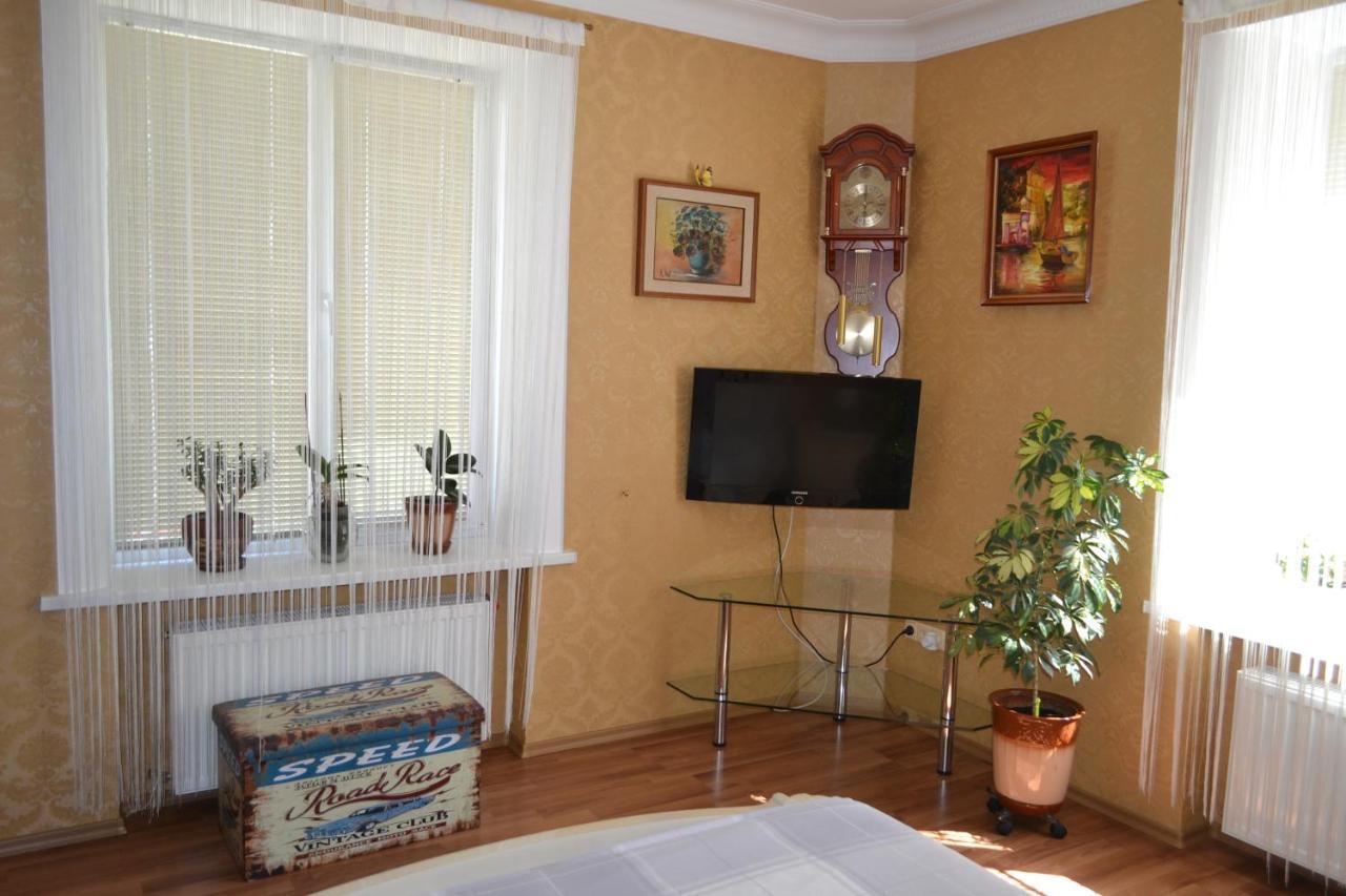 Executive Suite In The Centre Ternopil Exterior foto