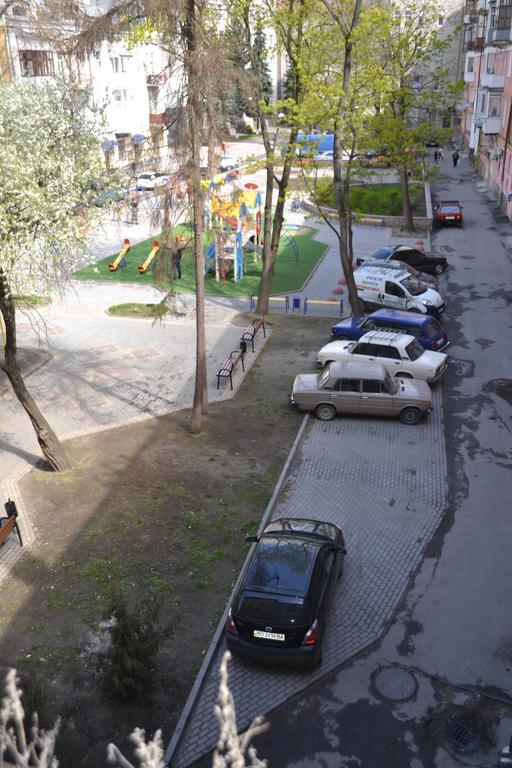 Executive Suite In The Centre Ternopil Exterior foto