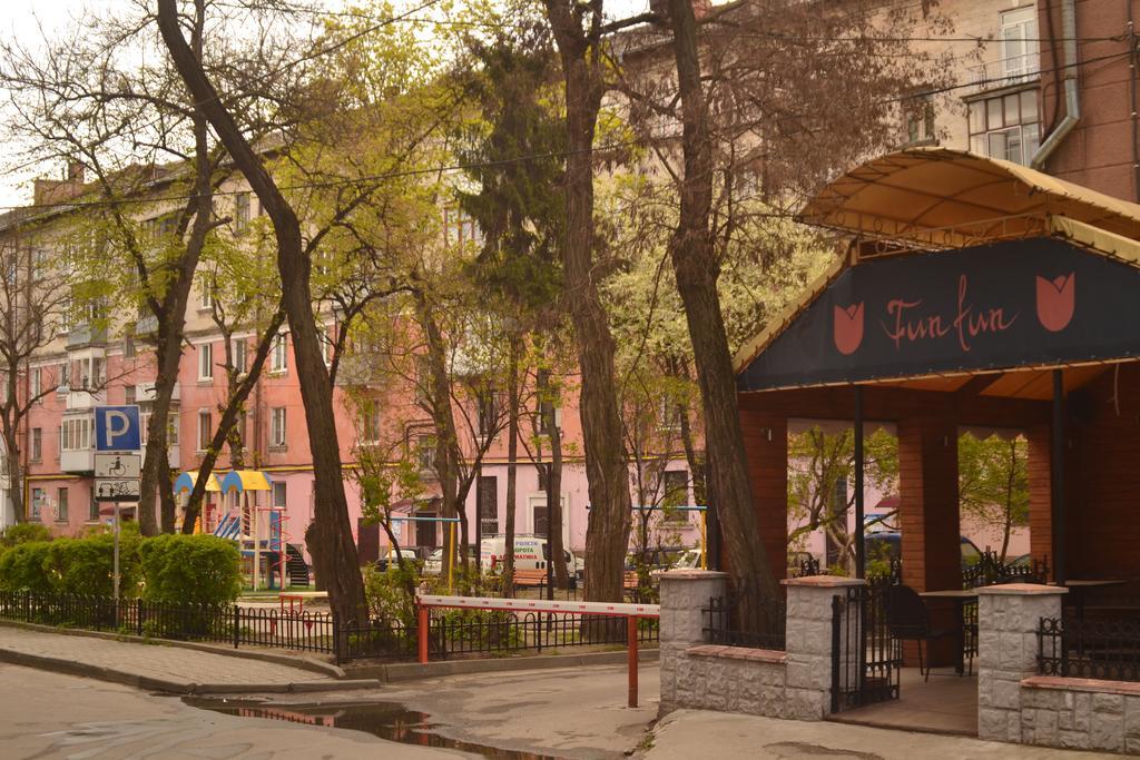 Executive Suite In The Centre Ternopil Exterior foto